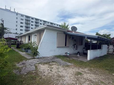 1258 NE 109th St, Miami FL - photo 9 of 11