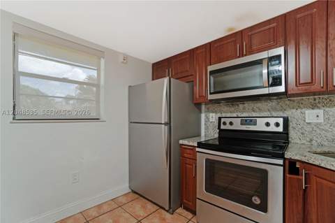 10525 SW 112th Ave 309, Miami FL - photo 11 of 33