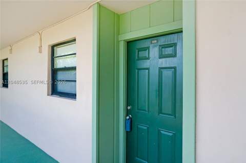 10525 SW 112th Ave 309, Miami FL - photo 6 of 33