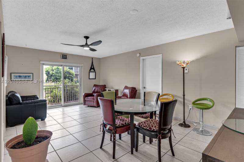 2 bedroom Condominium at 4715 NW 7th St 306-2, Sunset Villas Condo, Miami — photo 3