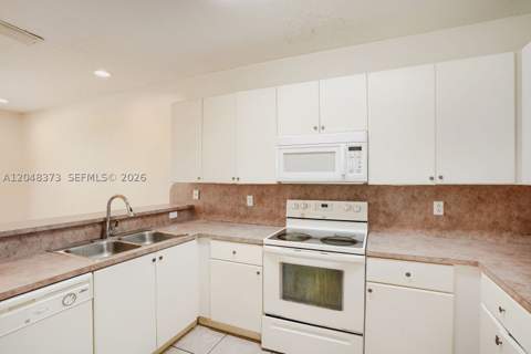 666 NE 35th Ave, Homestead FL - photo 9 of 29