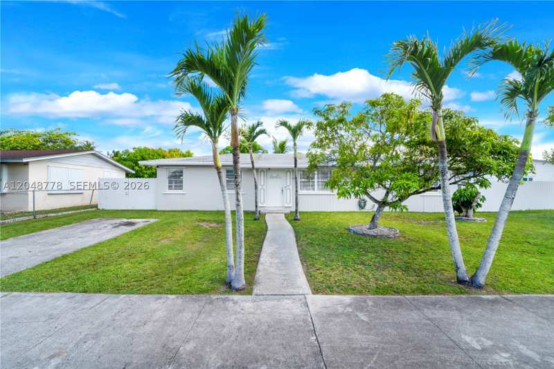 5 bedroom SingleFamilyResidence at 1759 W Mowry Ct, Avocado Villas, Homestead — photo 1
