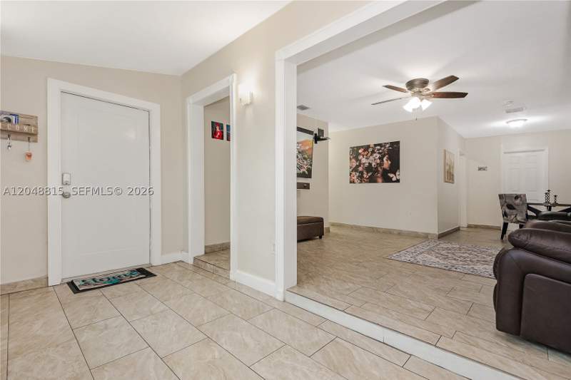 5 bedroom SingleFamilyResidence at 750 NE 4th Pl, Essex Village-Third Addit, Hialeah — photo 4