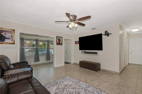 750 NE 4th Pl, Hialeah FL - photo 7 of 30