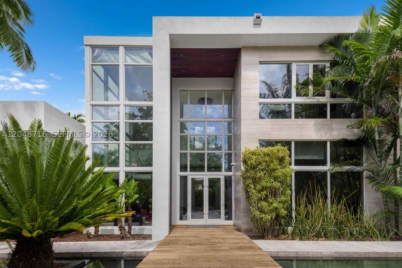8 bedroom SingleFamilyResidence at 12900 SW 63rd Ave, Bay Ridge Ests, Pinecrest — photo 3