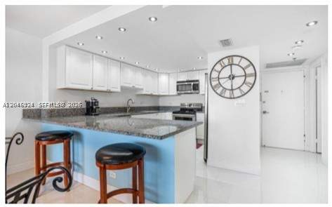 6039 Collins Ave 619, Miami Beach FL - photo 7 of 22
