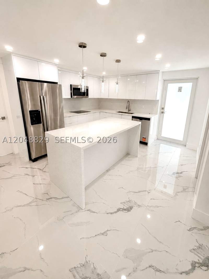 5 bedroom SingleFamilyResidence at 2390 Service Rd, Magnolia Gardens Consolid, Opa Locka — photo 3