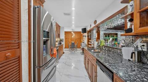 15022 SW 67th Ln, Miami FL - photo 14 of 70