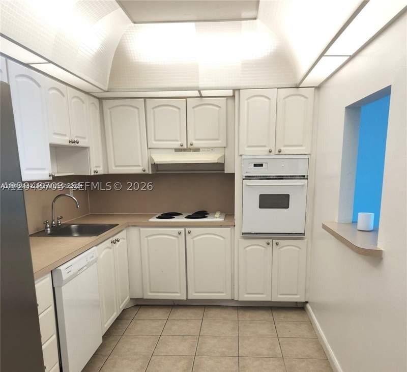 1 bedroom Condominium at 19370 Collins Ave 517, Ocean Reserve Condo, Sunny Isles Beach — photo 5