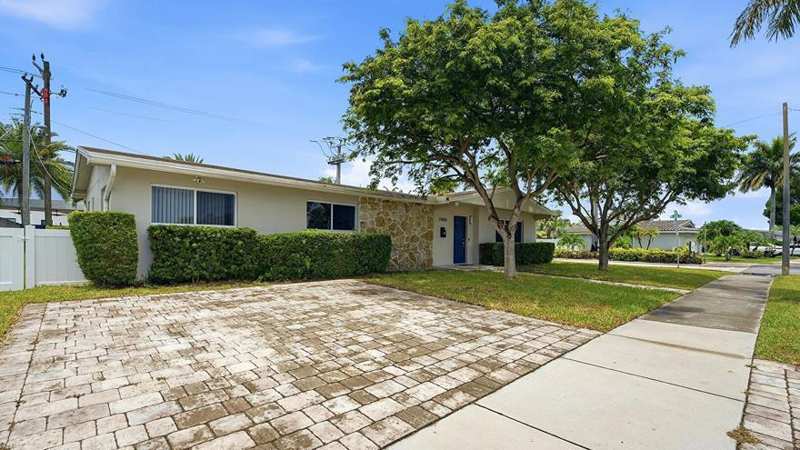 4 bedroom SingleFamilyResidence at 21020 Highland Lakes Boulevard, Highland Lakes Sec 3, Miami — photo 1