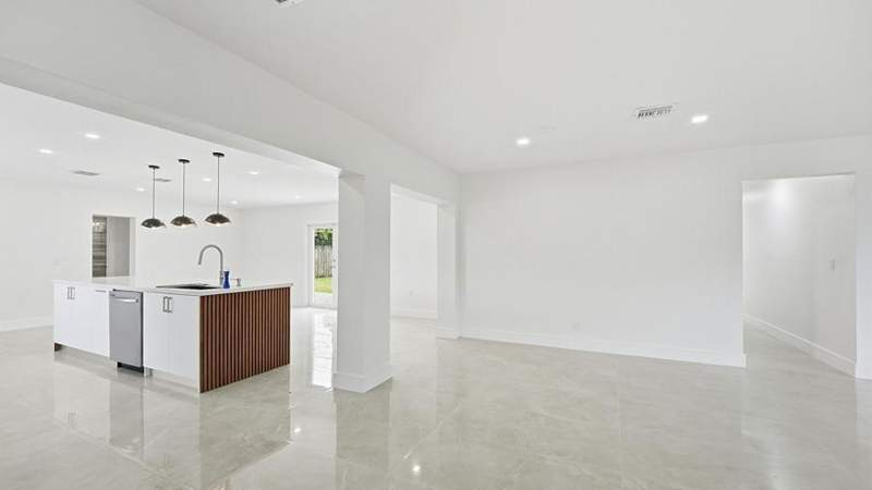 4 bedroom SingleFamilyResidence at 21020 Highland Lakes Boulevard, Highland Lakes Sec 3, Miami — photo 3