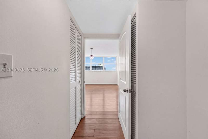 1 bedroom Condominium at 7118 Bonita Dr 705, Fountain Towers Condo, Miami Beach — photo 4