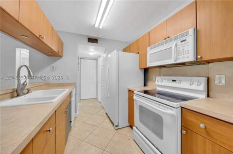 15770 SW 106th Ter 106, Miami FL - photo 10 of 27