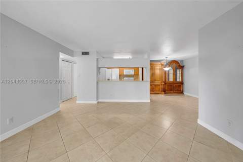 15770 SW 106th Ter 106, Miami FL - photo 6 of 27