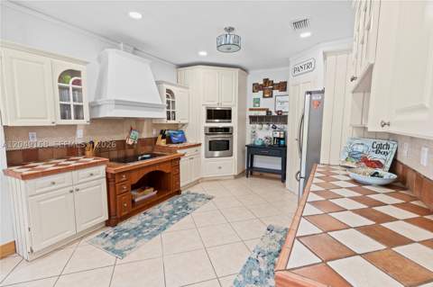 901 Dove Ave, Miami Springs FL - photo 14 of 27
