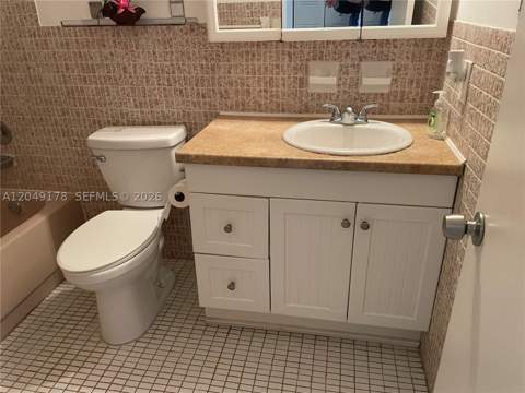 20120 NE 2nd Ave W28, Miami Gardens FL - photo 14 of 19