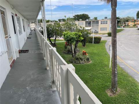 20120 NE 2nd Ave W28, Miami Gardens FL - photo 18 of 19