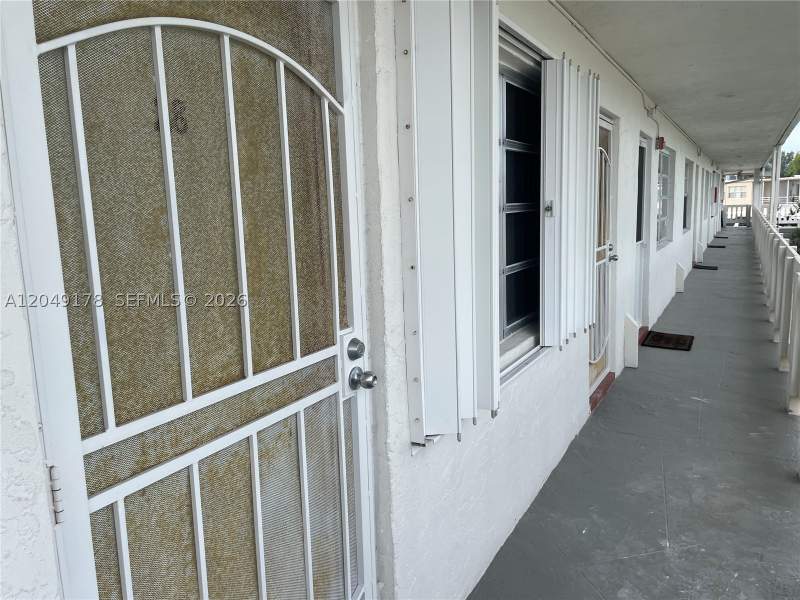 1 bedroom Condominium at 20120 NE 2nd Ave W28, Ro-Mont South Green Condo, Miami Gardens — photo 2