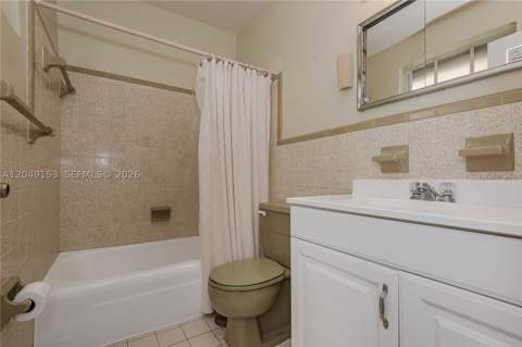 292 W 39th Pl, Hialeah FL - photo 21 of 39