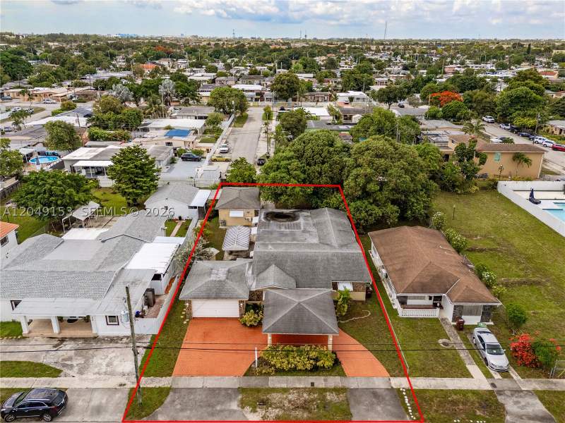 6 bedroom SingleFamilyResidence at 292 W 39th Pl, Anacris Addn To Hialeah R, Hialeah — photo 3