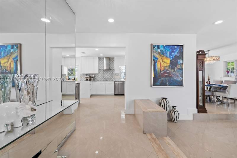 5 bedroom SingleFamilyResidence at 20235 Highland Lakes Blvd, Highland Lakes Sec 2, Miami — photo 4