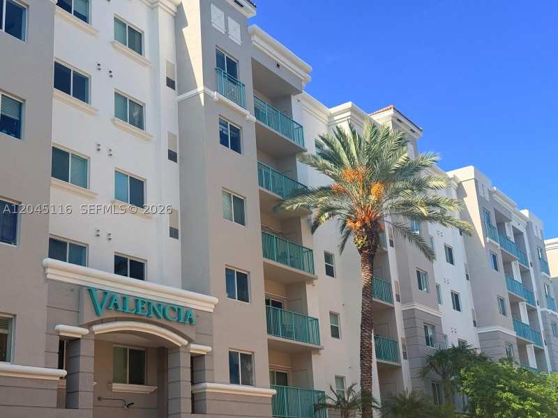1 bedroom Condominium at 6001 SW 70th St 355, Valencia Condo, South Miami — photo 1