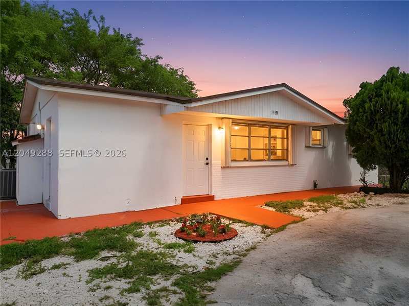 3 bedroom SingleFamilyResidence at 15611 SW 296th St, Leisurewood Mnr Sec 1, Homestead — photo 1