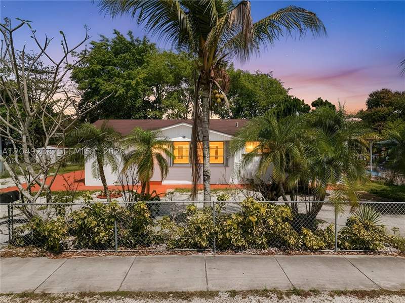 3 bedroom SingleFamilyResidence at 15611 SW 296th St, Leisurewood Mnr Sec 1, Homestead — photo 2