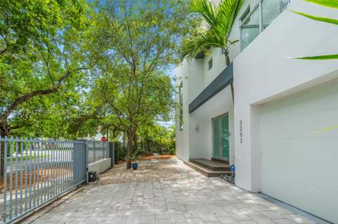 3253 Mcdonald St, Miami FL - photo 18 of 65