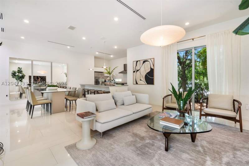 3 bedroom SingleFamilyResidence at 3253 Mcdonald St, 3251-53 SW 32 Ave Condo, Miami — photo 2