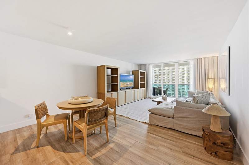 1 bedroom Condominium at 2301 Collins Avenue 1205, Roney Palace Condo, Miami Beach — photo 2