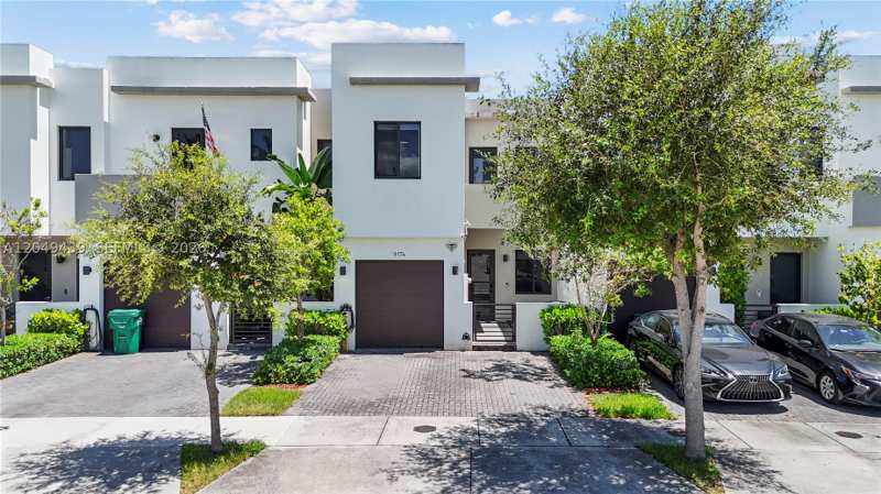 3 bedroom Townhouse at 9174 SW 5th Ln, Century Park Place, Miami — photo 1