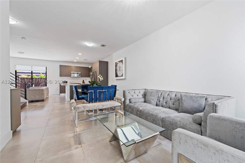 3 bedroom Townhouse at 9174 SW 5th Ln, Century Park Place, Miami — photo 3