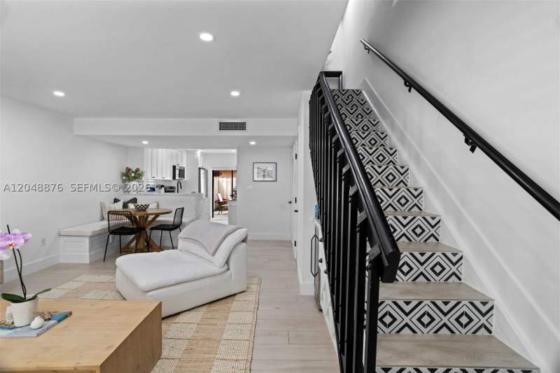 2 bedroom Townhouse at 10211 SW 77th Ct, Dadeland Cove Sec 2, Miami — photo 3