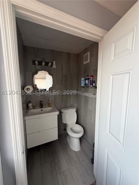 2642 Atlantic Ave, Opa Locka FL - photo 22 of 27