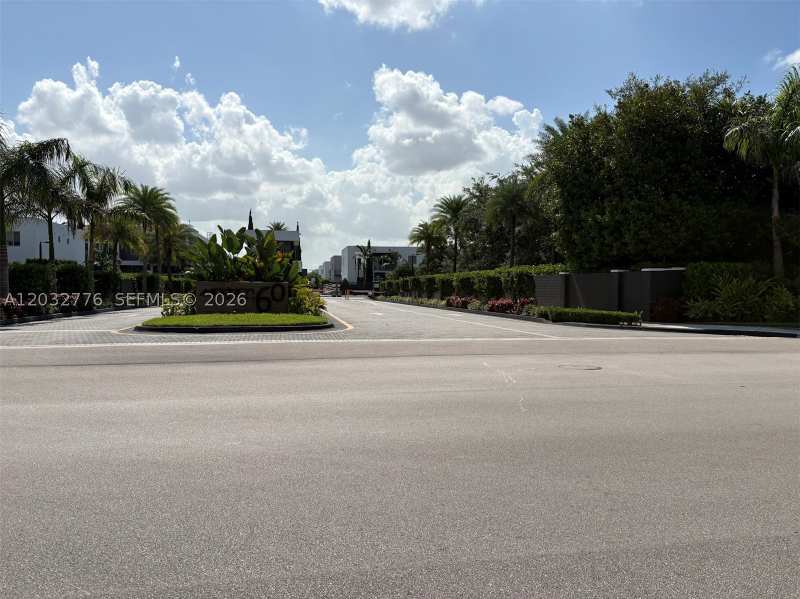 5 bedroom SingleFamilyResidence at 7433 NW 99th Ave, Doral Commons Residential, Doral — photo 1