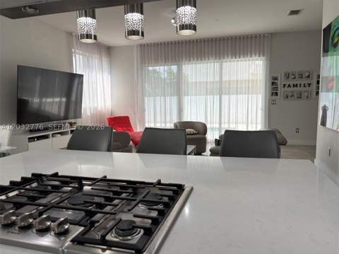 7433 NW 99th Ave, Doral FL - photo 11 of 29