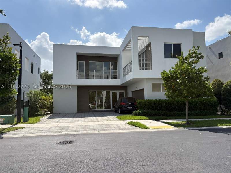 5 bedroom SingleFamilyResidence at 7433 NW 99th Ave, Doral Commons Residential, Doral — photo 2