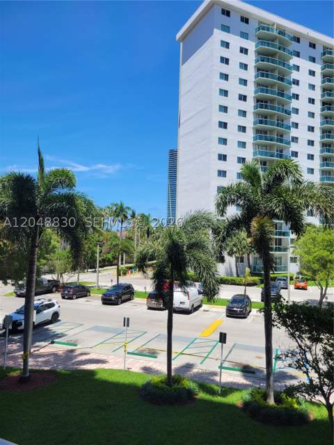 19390 Collins Ave 220, Sunny Isles Beach FL - photo 18 of 30
