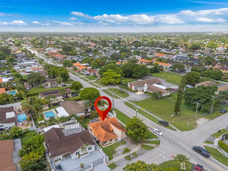 4 bedroom SingleFamilyResidence at 10190 SW 28th St, Little Plantations-A Resu, Miami — photo 1
