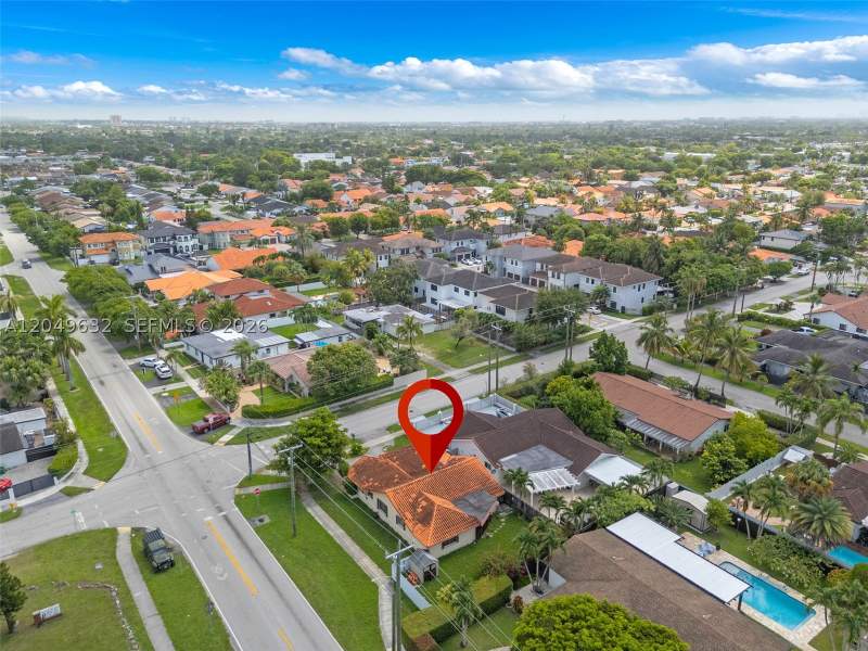 4 bedroom SingleFamilyResidence at 10190 SW 28th St, Little Plantations-A Resu, Miami — photo 3