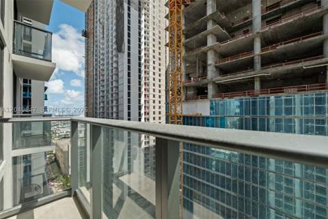 11 NE 6th St 2004, Miami FL - photo 22 of 39