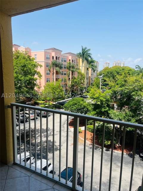 19601 E Country Club Dr 7405, Aventura FL - photo 22 of 45
