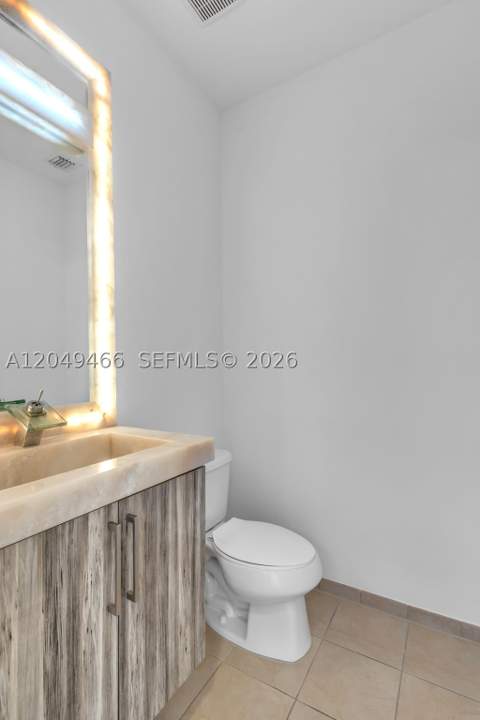 8850 NW 99th Path, Doral FL - photo 11 of 33