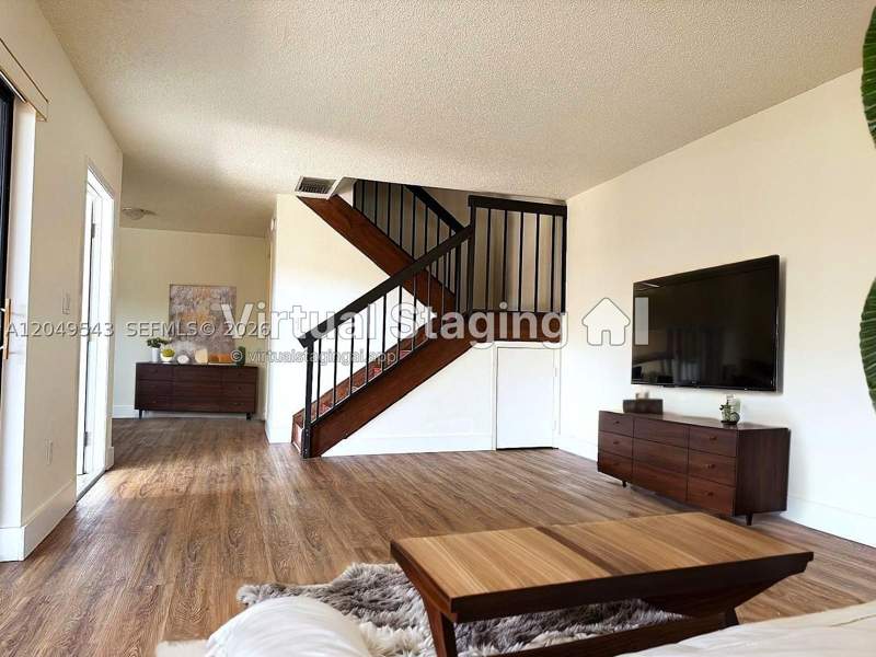 2 bedroom Townhouse at 14240 SW 94th Cir Ln 103-32, Camelot Two Condo, Miami — photo 3
