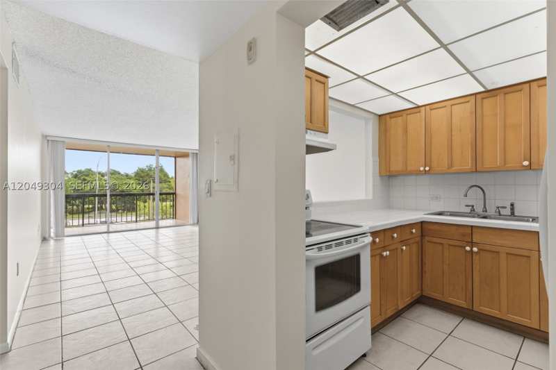 1 bedroom Condominium at 10425 SW 112th Ave 302, Gardens Of Kendall Condo, Miami — photo 1