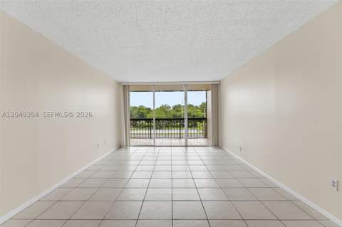 10425 SW 112th Ave 302, Miami FL - photo 11 of 40