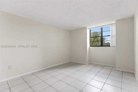 10425 SW 112th Ave 302, Miami FL - photo 16 of 40