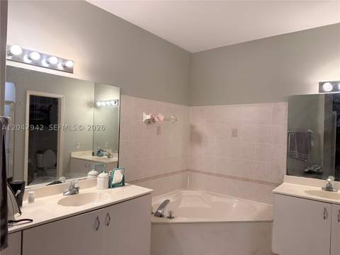 10824 NW 51st Ln, Doral FL - photo 16 of 25
