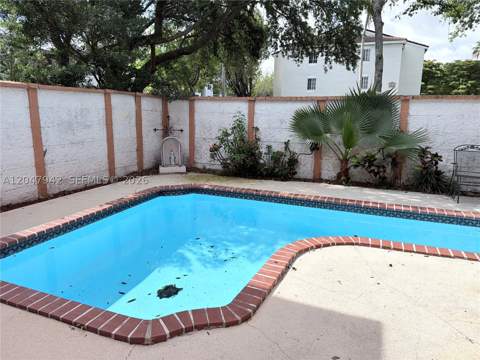 10824 NW 51st Ln, Doral FL - photo 7 of 25